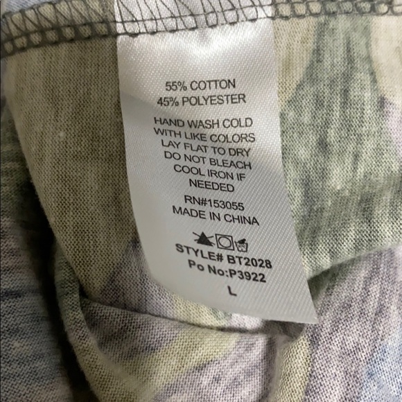 HIPPIE Chic NWT lace up camouflage short sleeve - Picture 8 of 9